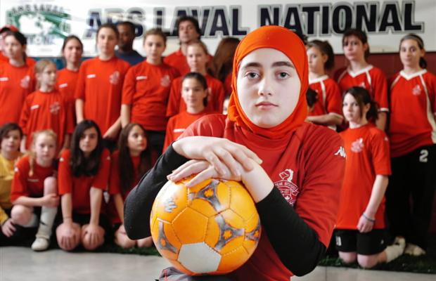 asmahan mansour larangan hijab fifa bola sepak w