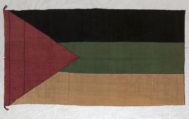 bendera kain revolusi arab semasa perang