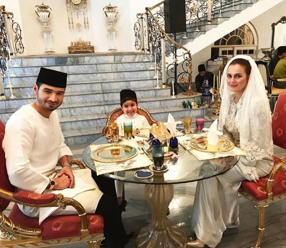 foto sekitar majlis akad nikah juliana evans dan tengku sharifuddin 6