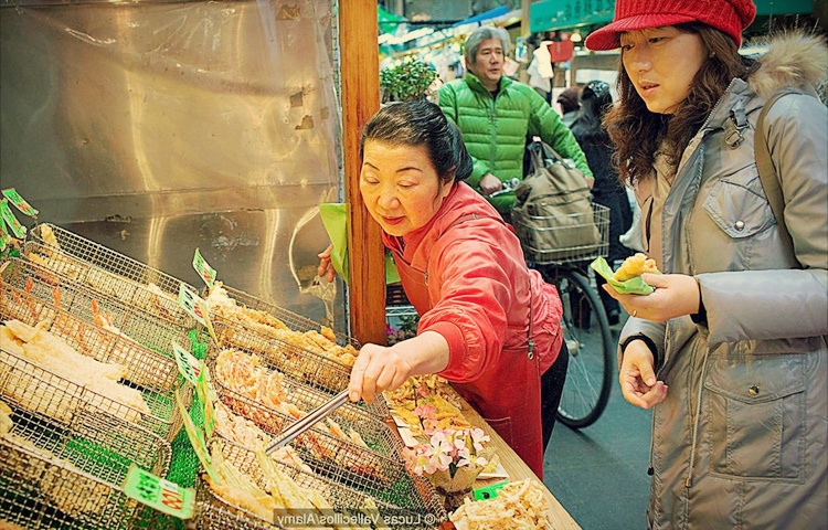 gerai menjual tempura banyak di jepun digoreng panas panas