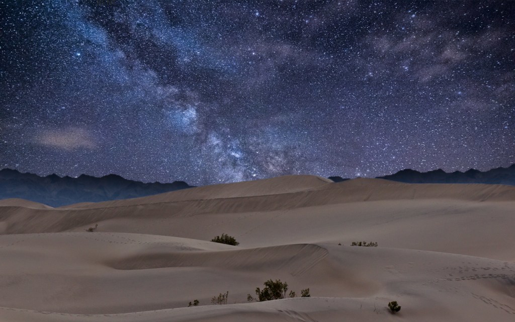 gurun pada waktu malam