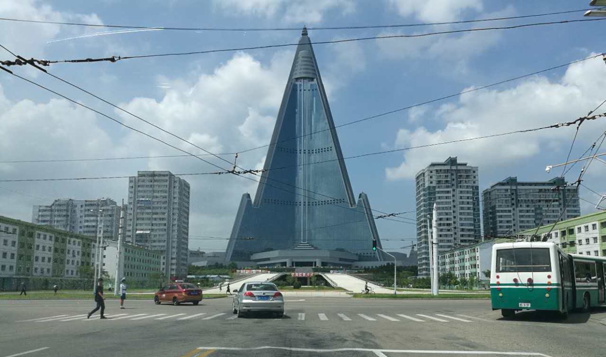 hotel ryugyong 5 tempat pelik di korea utara