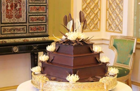 inilah kek batik pengantin lelaki yang dibuat menggunakan biskut mcvities