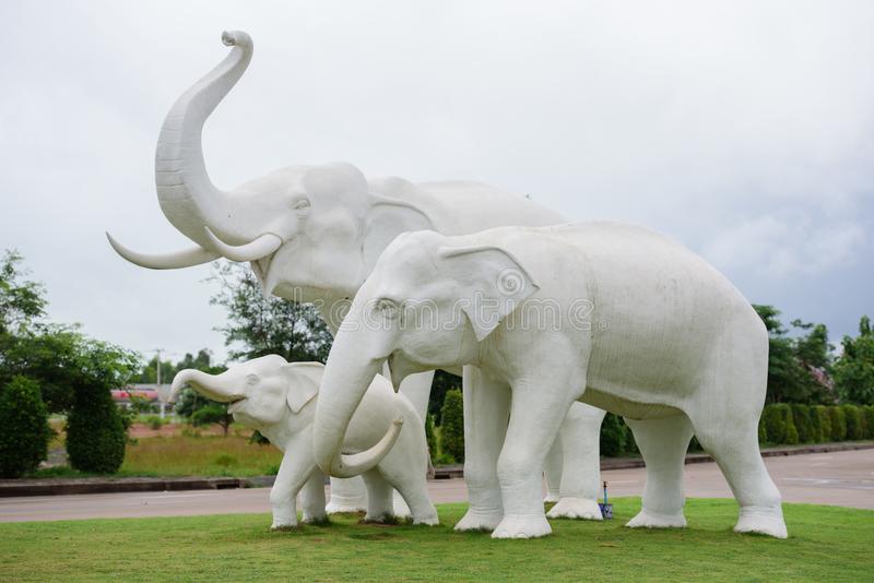 istilah gajah putih