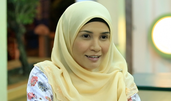 izreen azminda disingkirkan program hiburan popular atas permintaan seorang artis 1 231