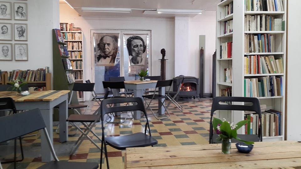 kafe buku di redu belgium kampung buku