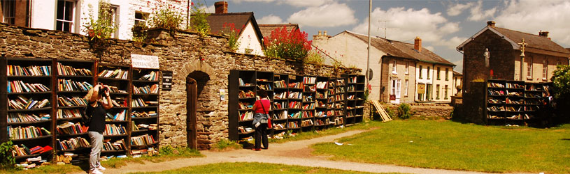 kampung buku pertama dunia hay on wye wales united kingdom 322