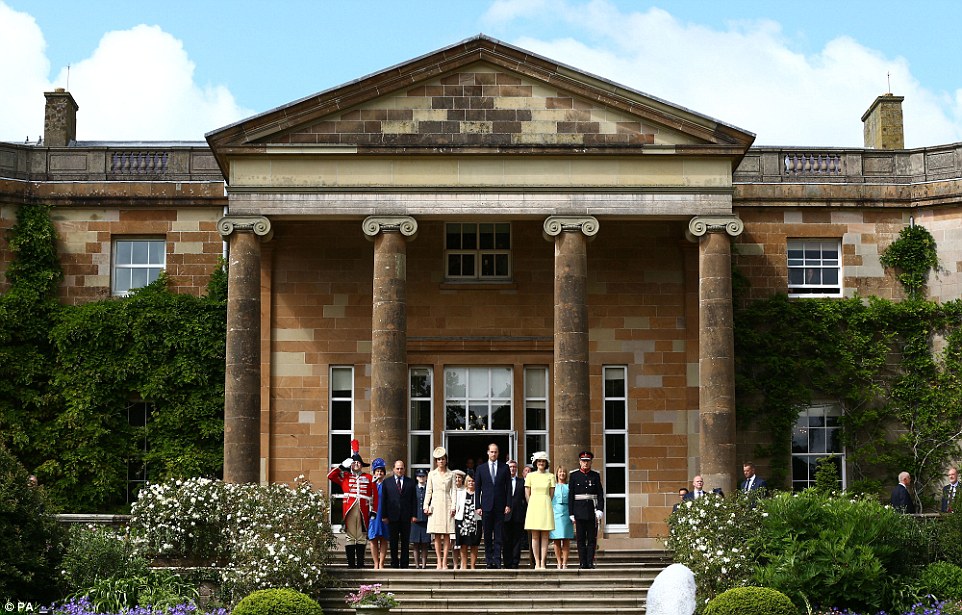 kediaman rasmi keluarga diraja britain british hillsborough istana