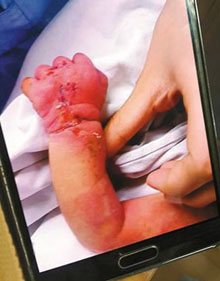 li zhenghua mengigit tangan bayi yang baru dilahirkannya 2