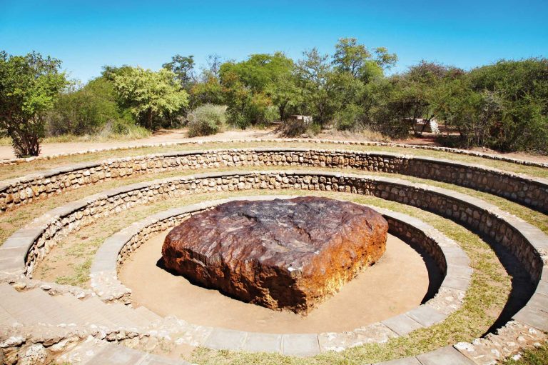 meteorit hoba meteorit paling besar pernah mendarat di bumi