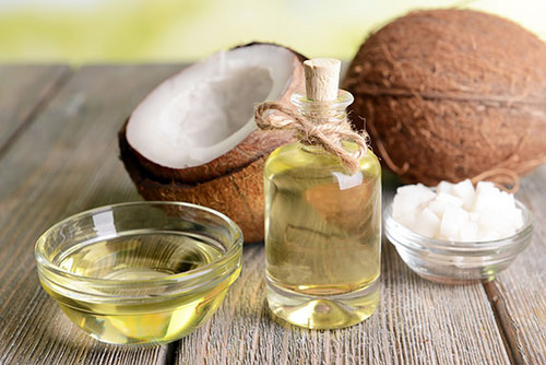 minyak kelapa sebagai cara semula jadi untuk lebatkan rambut