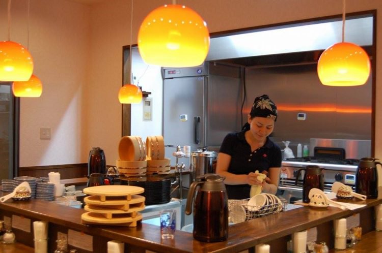 mirai shokudo restoran yang boleh pilih nak bayar hidangan atau tolong basuh pinggan