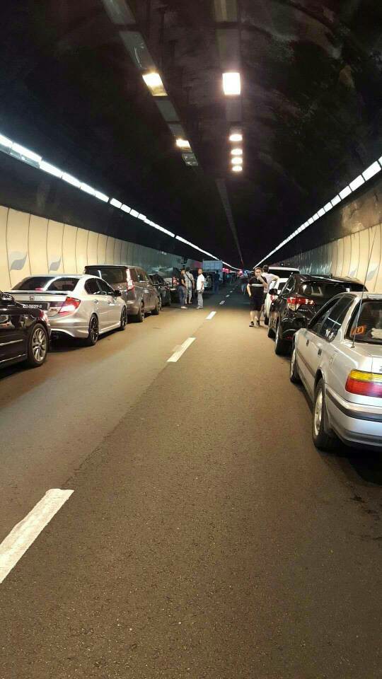 nahas terowong menora laluan terhalang hampir sejam trafik sesak teruk 5km 1