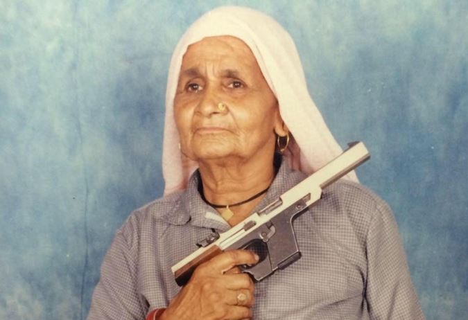 nenek 84 tahun sharpshooter tertua di dunia