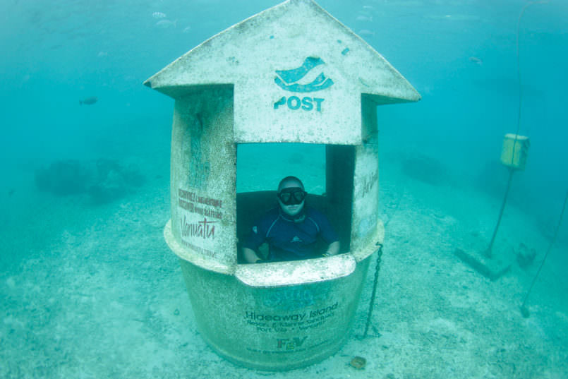 pejabat pos dalam air