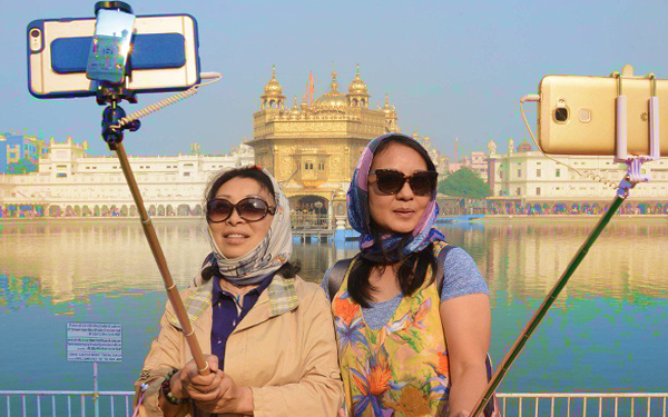 pelancong paling teruk di dunia awek selfie