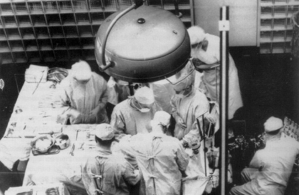 pembedahan pertama yang berjaya dalam sejarah