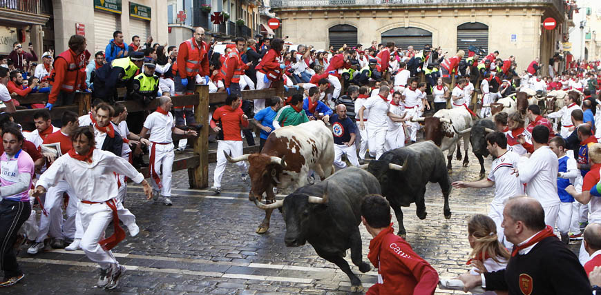 perayaan berbahaya di dunia fiesta de san ferm n sepanyol dikejar lembu jantan 2