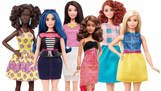 perubahan ke atas patung barbie versi realistik