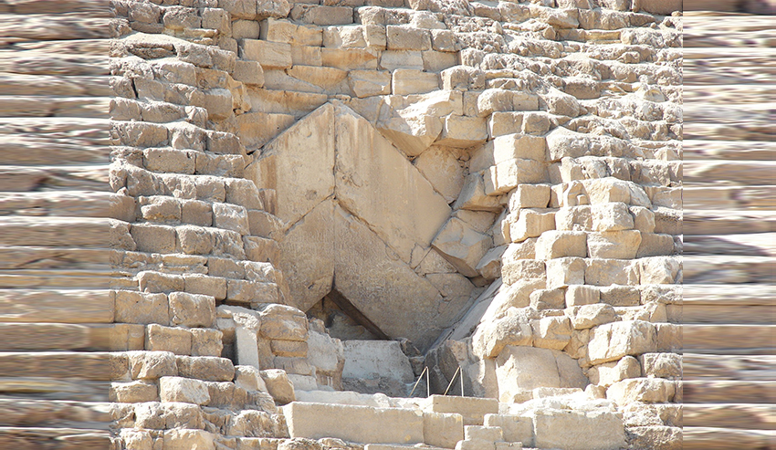 pintu piramid giza