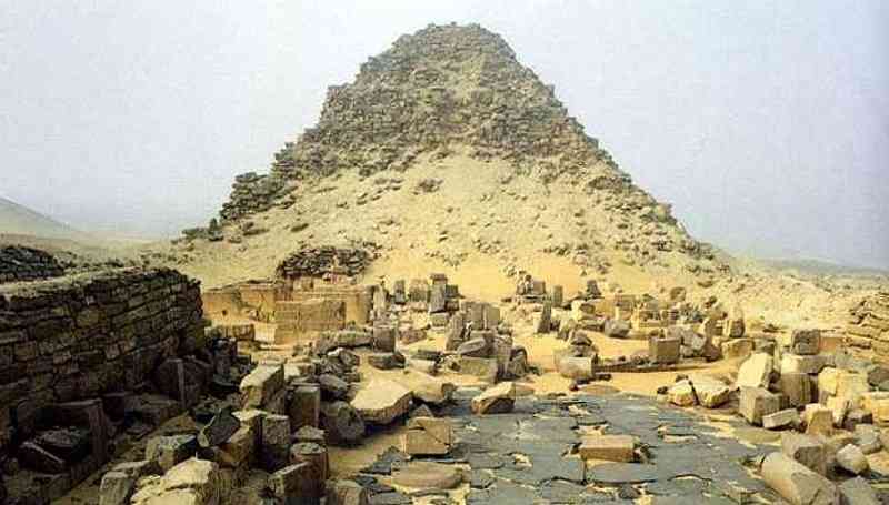 piramid neferefre mercu tanda popular dunia yang gagal disiapkan