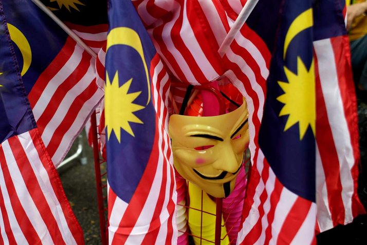 politik malaysia penjawat awam