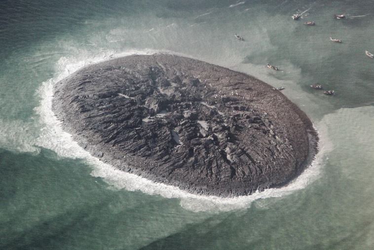 pulau gempa bumi 5 pulau paling misteri di dunia