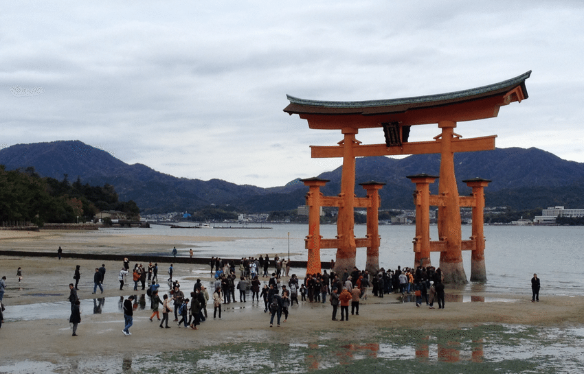 rgate tori jepun itsukushima miyajima jepun