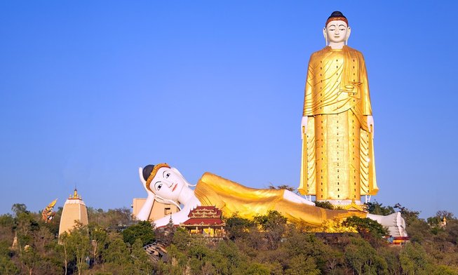 the great buddhas of monywa myanmar