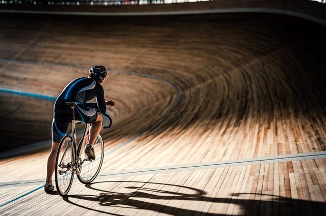 track cycling velodrome curam melengkung
