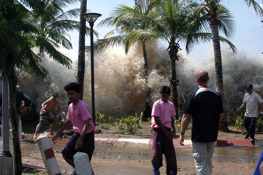 tsunami paling buruk teruk dalam sejarah rekod dunia gempa bumi sumatera indonesia 2