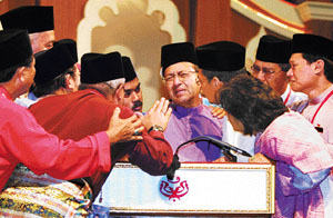 tun mahathir sejarah ringkas perdana menteri malaysia ketujuh 07