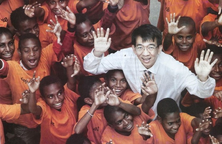 yohanes surya ajar pelajar papua lemah matematik menjadi juara olympiad matematik