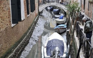 Cuaca Luar Biasa, Terusan Venice Kering