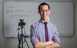 Eddie Woo : guru matematik yang diangkat menjadi hero di Australia
