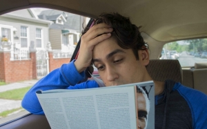 Kenapa rasa pening bila membaca dalam kereta?