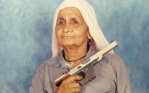 Nenek 84 tahun merupakan penembak tepat tertua di dunia