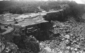 Niagra Falls ditutup dan pernah dikeringkan airnya pada tahun 1969