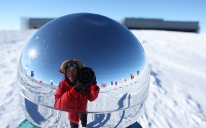 Pernah terfikir bagaimana suasana bekerja di Kutub Selatan?