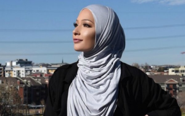 Nura Afia menjadi muslimah pertama duta CoverGirl  Iluminasi