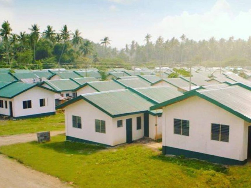 1 000 buah rumah dibina oleh manny pacquiao untuk penduduk miskin di kampungnya