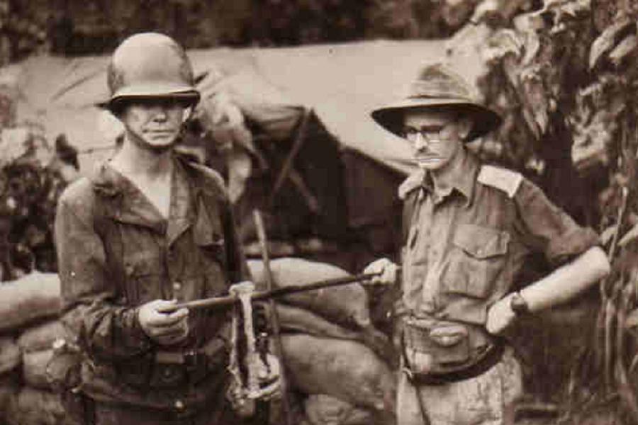 2 tentera australia bergambar dengan saki baki mayat manusia dijumpai di kem jepun