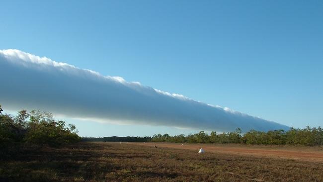 awan berbentuk silinder di australia