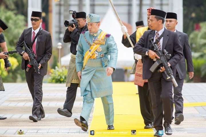 bodyguard sultan agong bersenjata