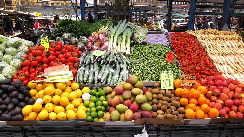 buah buahan dan sayur sayuran ciptaan manusia