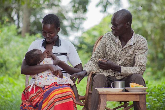 budaya uganda menghisap susu isteri