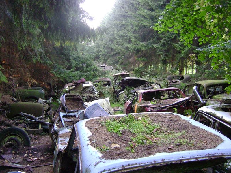 chatillon car graveyard belgium ritebook in 001