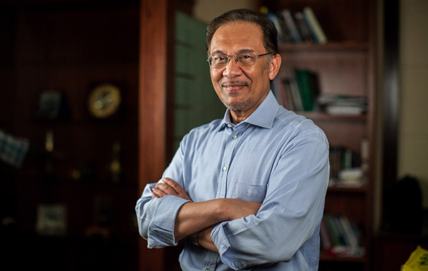 datuk seri anwar ibrahim perdana menteri malaysia ke 10