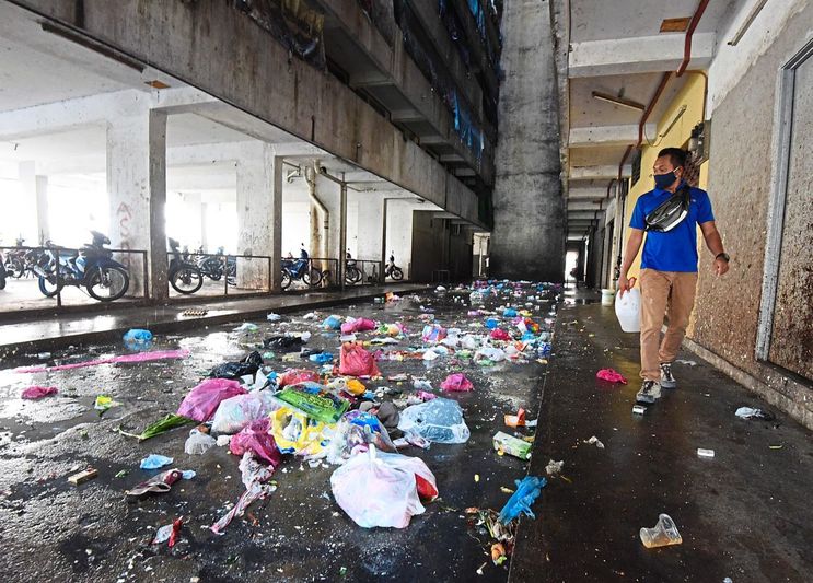 flat pangsapuri kotor sampah
