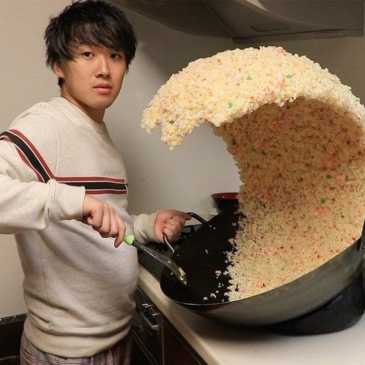 gambar lelaki menggoreng nasi